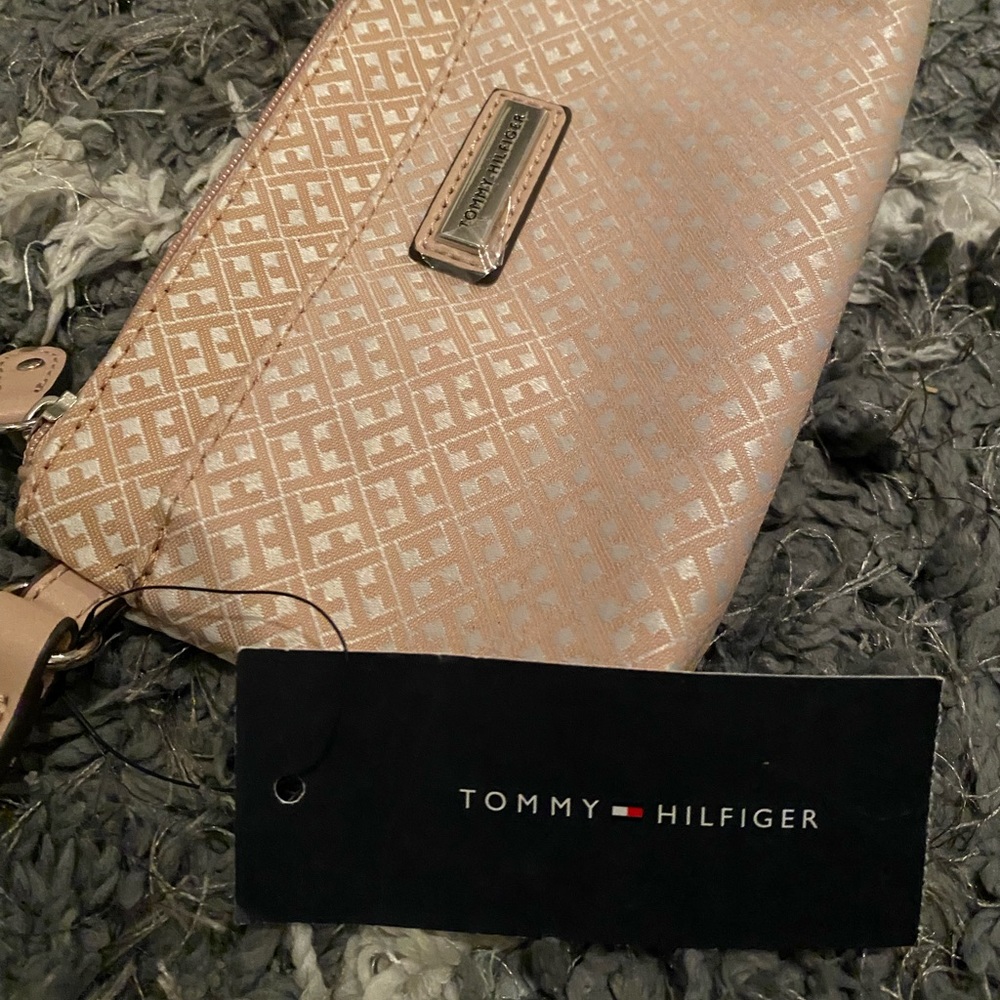 Tommy Hilfiger wristlet